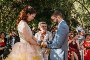 Rituel. Rituel de cérémonie. Mains liées. Rituel celte. Handfasting