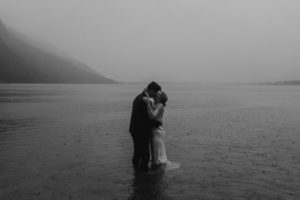 Couple. A deux. Aventure. Nature. lac, montagne.